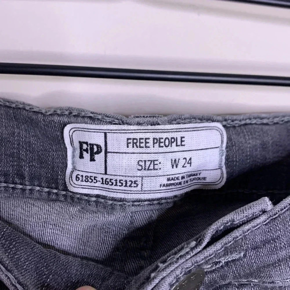 Free People Gray Shark Bite Hem Distressed Skinny Jeans Gray Size 24 - Picture 6 of 7